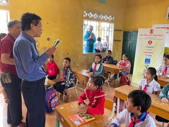 Phúc Hưng đồng hành cùng dự án ‘Sách miễn phí cho trẻ em miền núi và vùng sâu, vùng xa’ của Hội Nhà văn Việt Nam